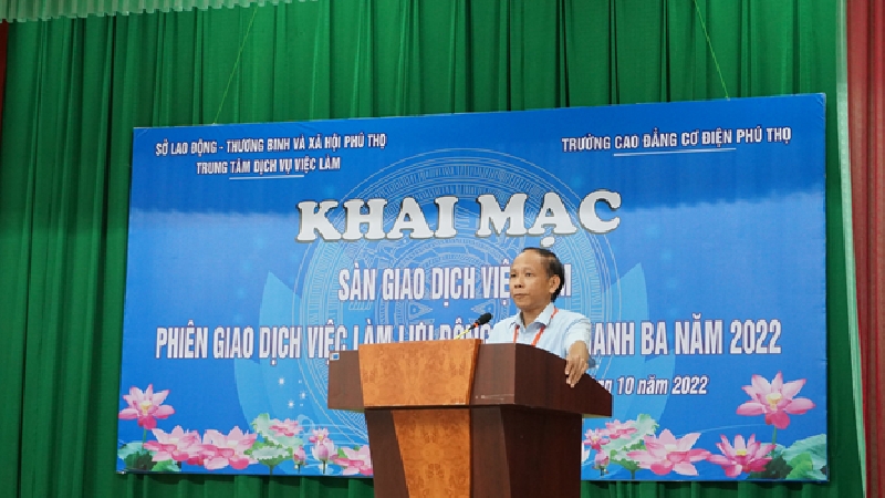 Tổ chức sàn giao dịch việc làm tại PCEM