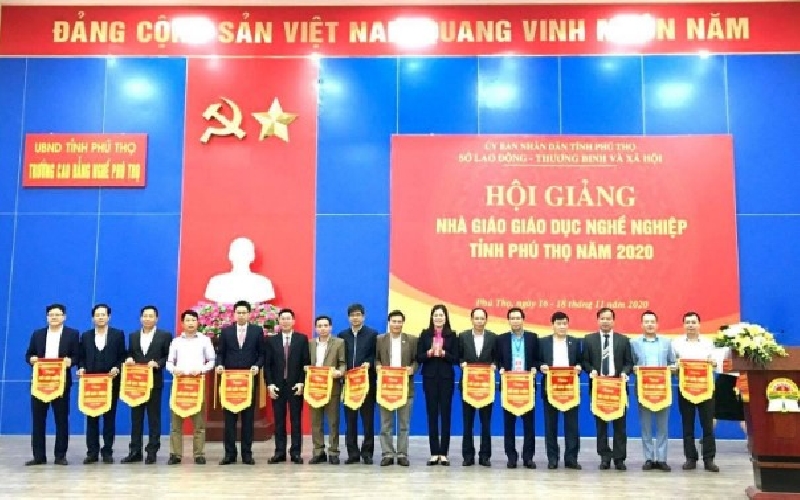 PCEM tham gia trình giảng tại Hội giảng Nhà giáo GDNN tỉnh Phú Thọ năm 2020