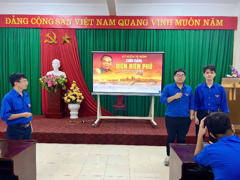 Đoàn trường Cao đẳng Cơ điện Phú Thọ tổ chức hội nghị tuyên truyền nhân dịp kỷ niệm 70 năm chiến thắng Điện Biên Phủ