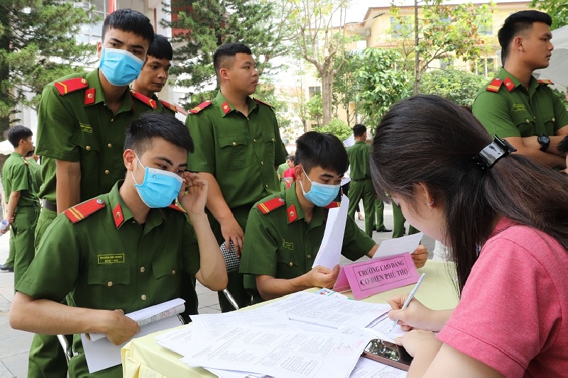 Tư vấn nghề nghiệp cho chiến sỹ Công an nhân dân ra quân năm 2022