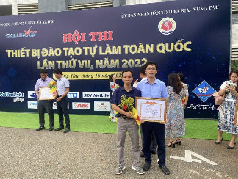 Thiết bị đào tạo tự làm của PCEM đạt giải Nhì Hội thi Thiết bị đào tạo tự làm toàn quốc lần thứ VII năm 2022