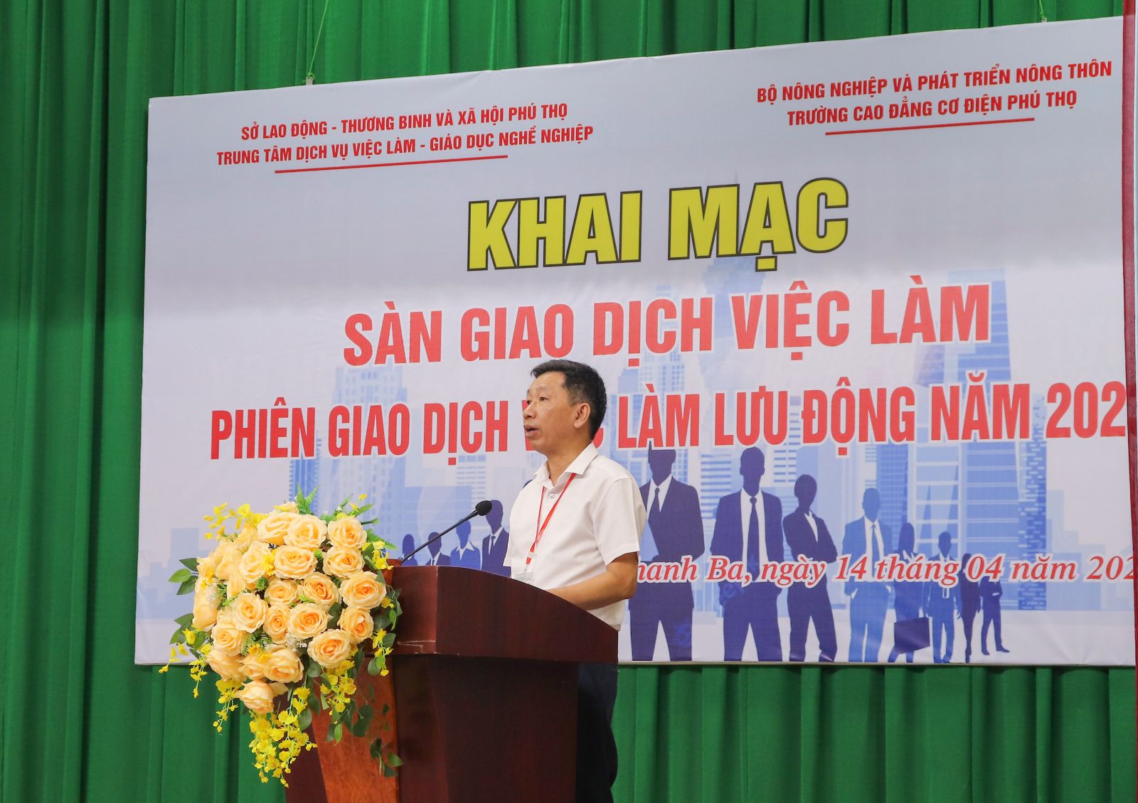 Sàn giao dịch việc làm được tổ chức hằng năm tại PCEM